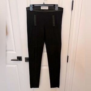 Metradamo skinny pants, stretchy, satin details, size 4-6